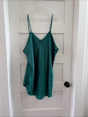 Sara Emerald Green Satin Slip size XL​